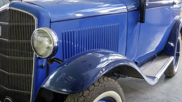 Koplamp Voorkant Radiator Van Oude Retro Auto Zijn Blauw — Stockfoto