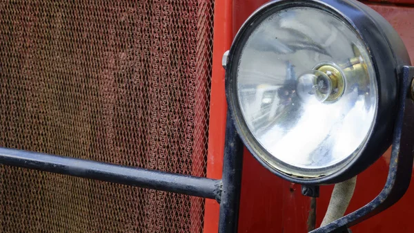 Koplamp Voorkant Radiator Van Oude Retro Auto Zijn Rood — Stockfoto
