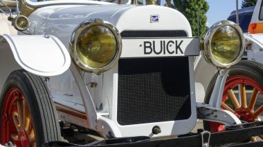 Eski yolcu retro arabada Araba Fuarı 30 Eylül 2018 Kiev, Ukrayna, parçası