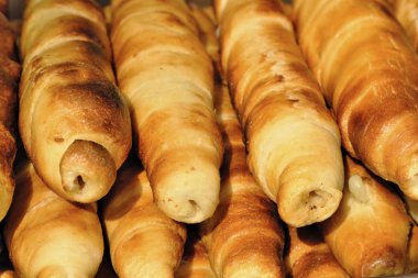 Hamur içinde ızgara sosis