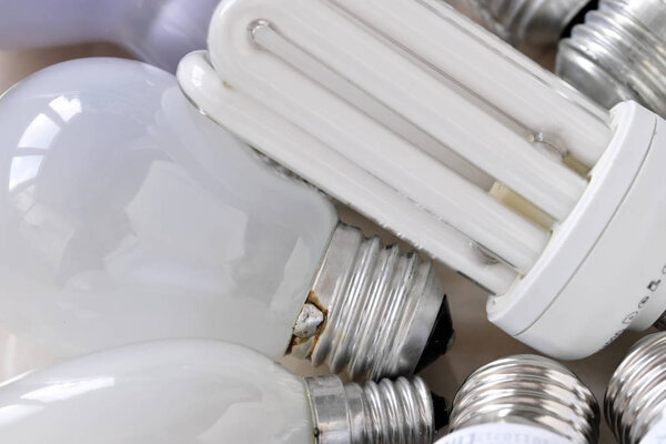 Освещение электрические лампы
