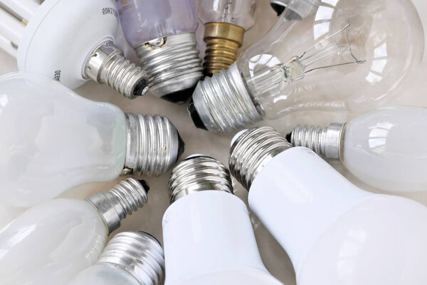 Освещение электрические лампы
