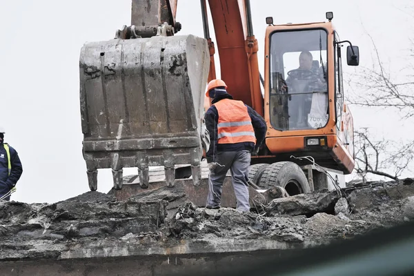 Демонтаж старого аварійного мосту — стокове фото