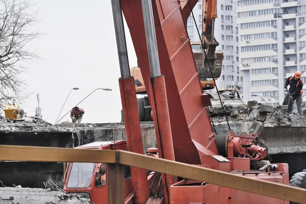 Démontage de l'ancien pont d'urgence — Photo