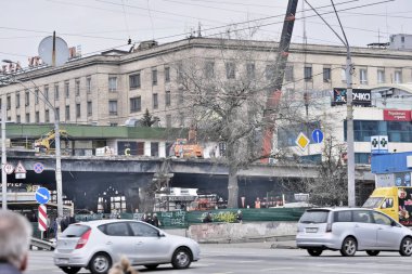 Eski acil köprü sökülmesi