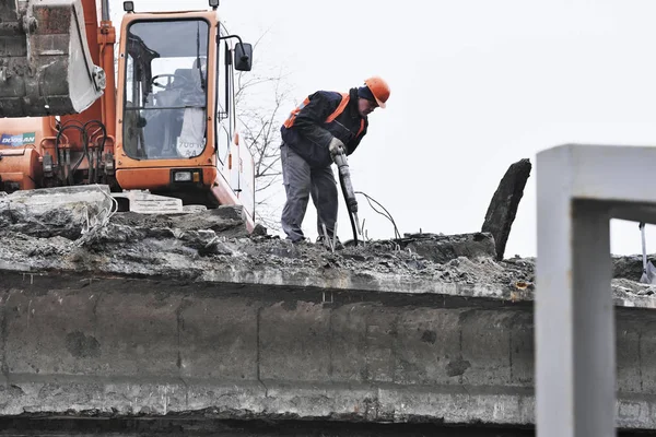 Démontage de l'ancien pont d'urgence — Photo