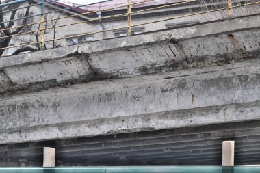 Eski acil köprü sökülmesi