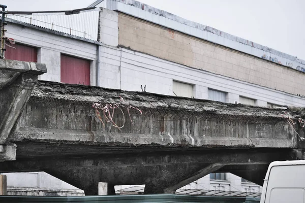 古い緊急橋の解体 — ストック写真