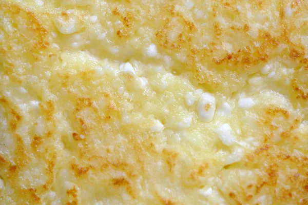 Las tartas de queso se cocinan en una sartén — Foto de Stock