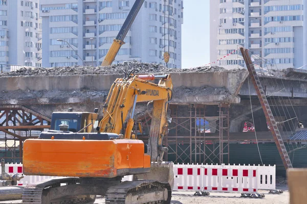 Démontage de l'ancien pont d'urgence — Photo