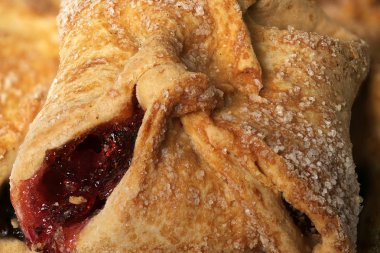 Kiraz dolgulu shortbread kek