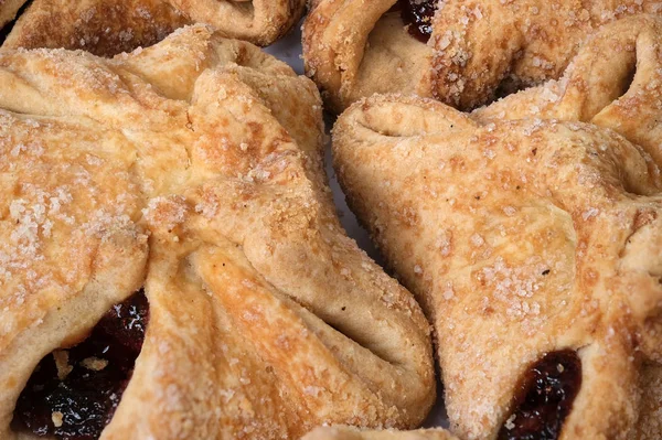 Bolos de biscoito com recheio de cereja — Fotografia de Stock