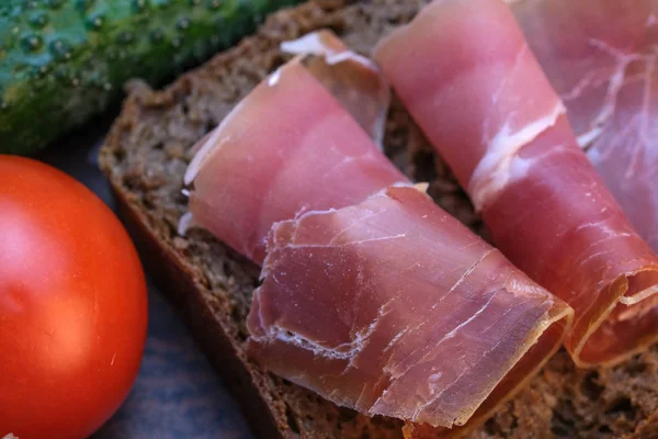 Sandwich con carne roja seca —  Fotos de Stock