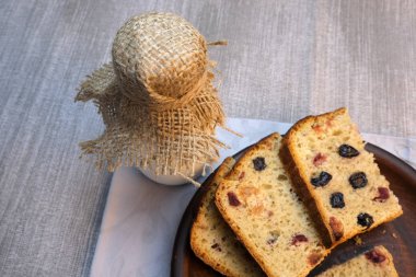 Üzümlü tatlı çörek