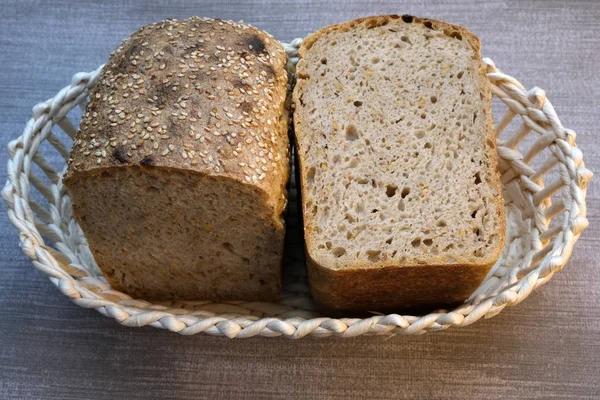 自制黑麦小麦面包烘焙 — 图库照片