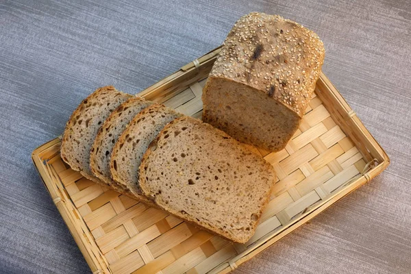 自家製ライ麦小麦パン焼き — ストック写真