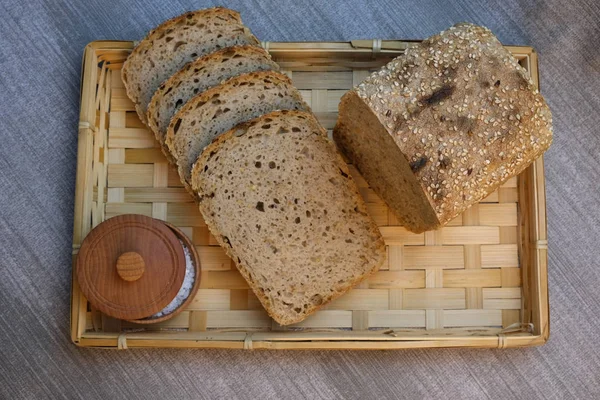 自家製ライ麦小麦パン焼き — ストック写真