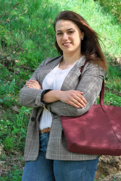 Retrato de una linda joven hermosa —  Fotos de Stock