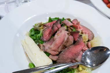 Peynirli et salatası