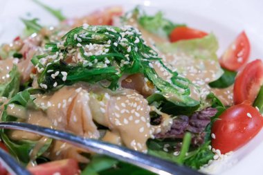 Soslu Sebze Salatası