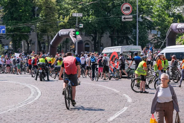 Ukrayna'da bisiklete binmek, Kiev Haziran 1, 2019 — Stok fotoğraf