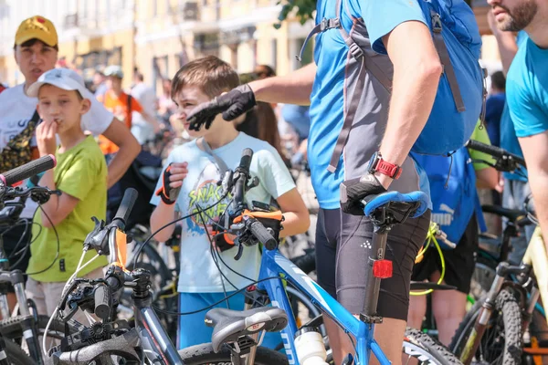 Paseo en bicicleta en Ucrania, Kiev 1 de junio de 2019 —  Fotos de Stock