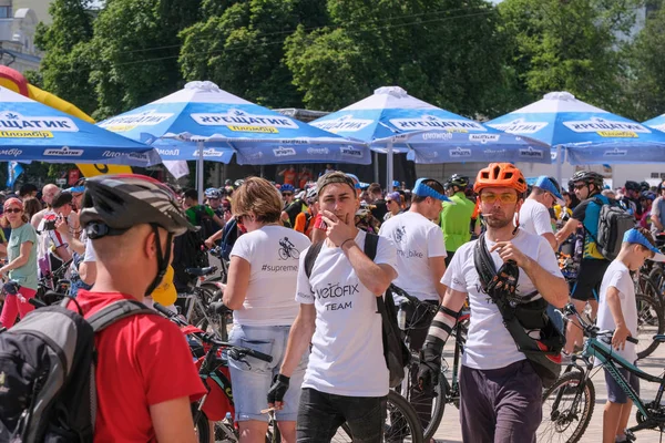 Paseo en bicicleta en Ucrania, Kiev 1 de junio de 2019 —  Fotos de Stock