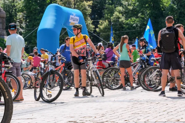 ウクライナ、キエフでの自転車に乗る, 2019年6月1日 — ストック写真