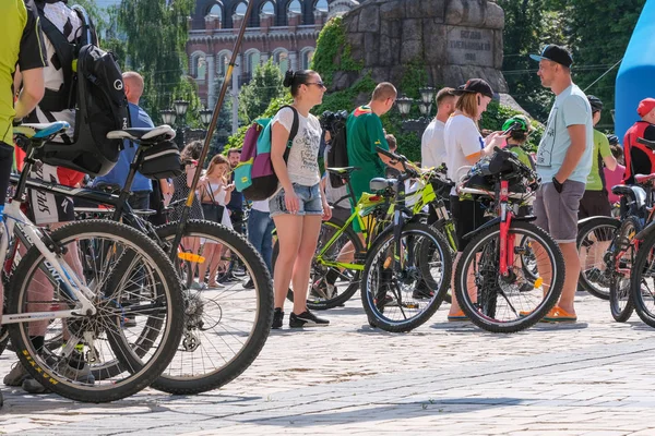 Paseo en bicicleta en Ucrania, Kiev 1 de junio de 2019 — Foto de Stock