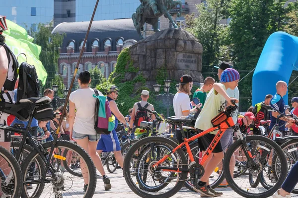 Ukrayna'da bisiklete binmek, Kiev Haziran 1, 2019 — Stok fotoğraf