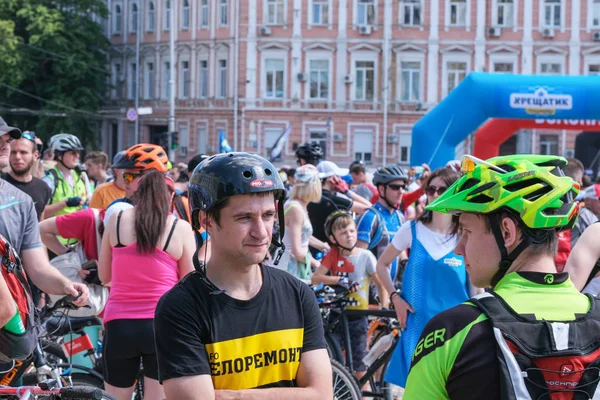 Paseo en bicicleta en Ucrania, Kiev 1 de junio de 2019 —  Fotos de Stock