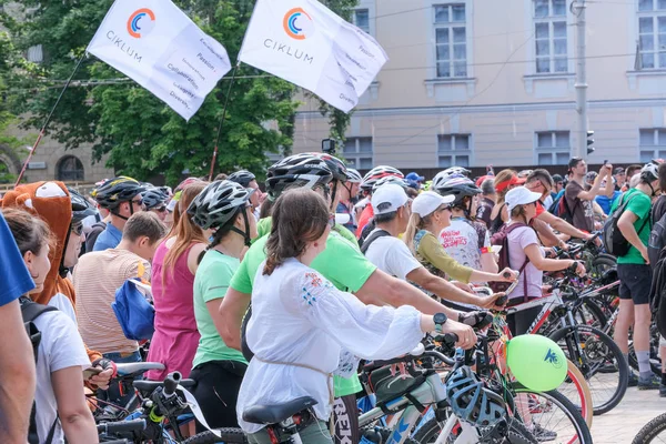 Paseo en bicicleta en Ucrania, Kiev 1 de junio de 2019 — Foto de Stock