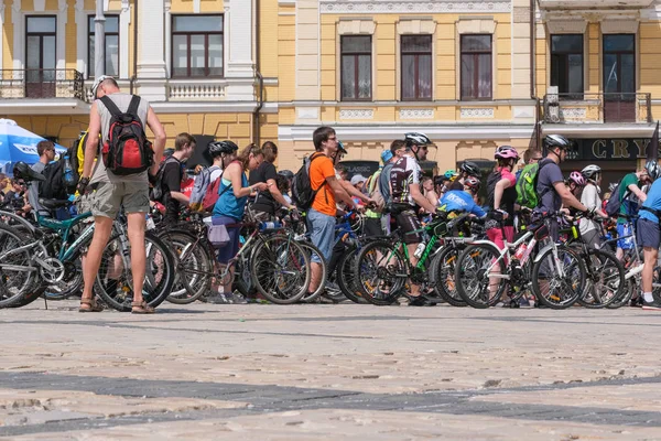 Départ Cyclistes Pour Une Balade Vélo Dans Les Rues Kiev — Photo