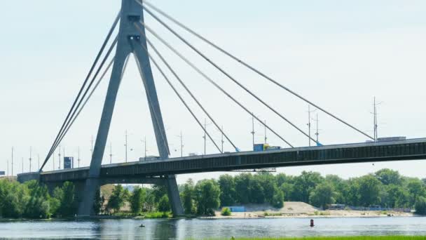 Zeitraffer Video Beschleunigte Aufnahme Des Dnjepr Flusses Über Der Stadt — Stockvideo
