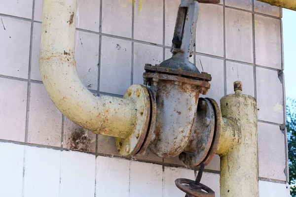 Oude pijplijn apparatuur voor de levering van aardgas — Stockfoto