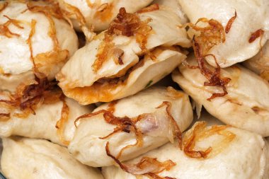 Taze lahana ile Vareniki