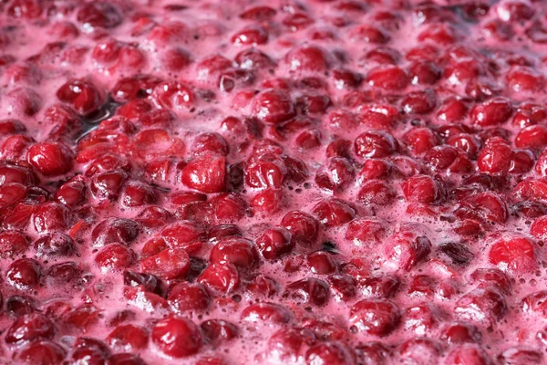 Dokonywanie dżem wiśniowy jagody — Zdjęcie stockowe