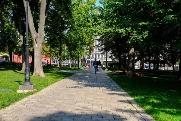 Shevchenko Park, paisagem de verão — Fotografia de Stock