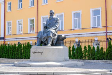 Mikhail Grushevsky Anıtı