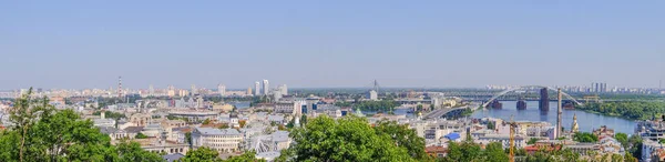 Stadslandskapet panoramautsikt över Kiev — Stockfoto