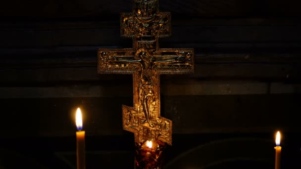 Velas Igreja Sutil Queimar Uma Igreja Cristã Ortodoxa Perto Imagens — Vídeo de Stock