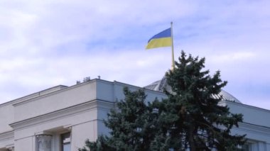Verkhovna Rada ana binasının video kroki ve Kiev kentinde önündeki kare, Ukrayna, Eylül 05, 2019 editoryal kullanım için