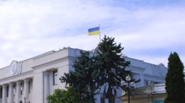 Verkhovna Rada ana binasının video kroki ve Kiev kentinde önündeki kare, Ukrayna, Eylül 05, 2019 editoryal kullanım için