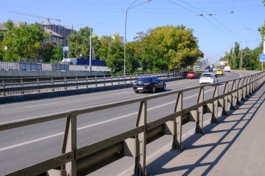 Köprüden Cityscape görünümü
