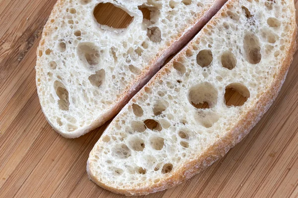 Élelmiszer Háttér Makró Fotó Szeletelt Fehér Búza Kenyér Szeletelt Vágódeszka — Stock Fotó