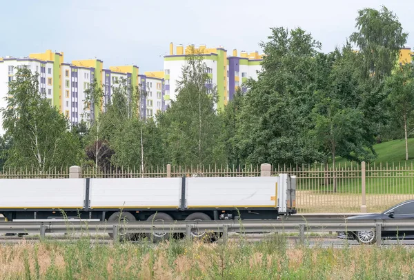 Città Paesaggio Anello Bypass Strada Kiev Estate Nuvoloso Giorno Auto — Foto Stock