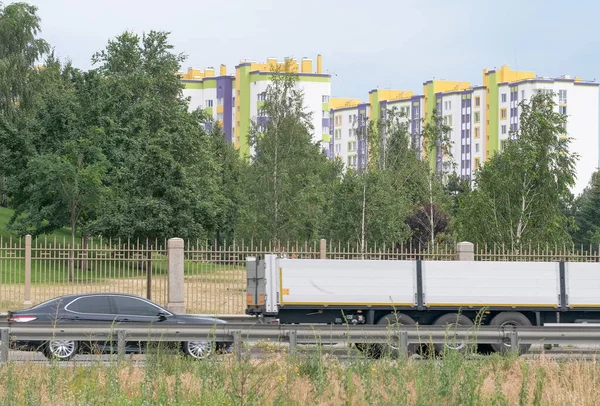 Città Paesaggio Anello Bypass Strada Kiev Estate Nuvoloso Giorno Auto — Foto Stock