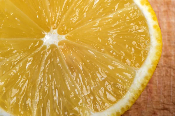 Круглі Шматочки Лимона Лежать Обробній Дошці Крупним Планом Макрофотографування Їжі — стокове фото