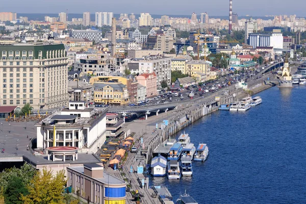 Utsikt Över Floden Dnepr Och Bostadsområden Kiev Från Den Höga — Stockfoto