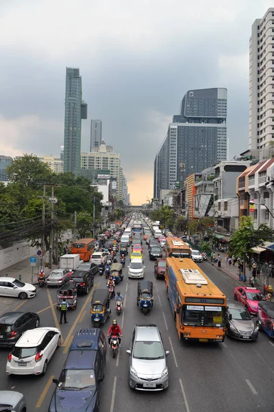 バンコク 2018 都市通りの車 ラッシュアワーの交通渋滞 — ストック写真